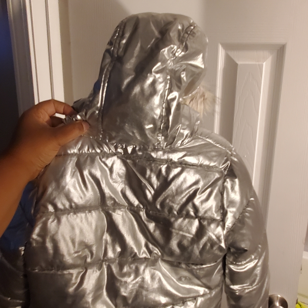 Silver coat - Picture 2 of 3